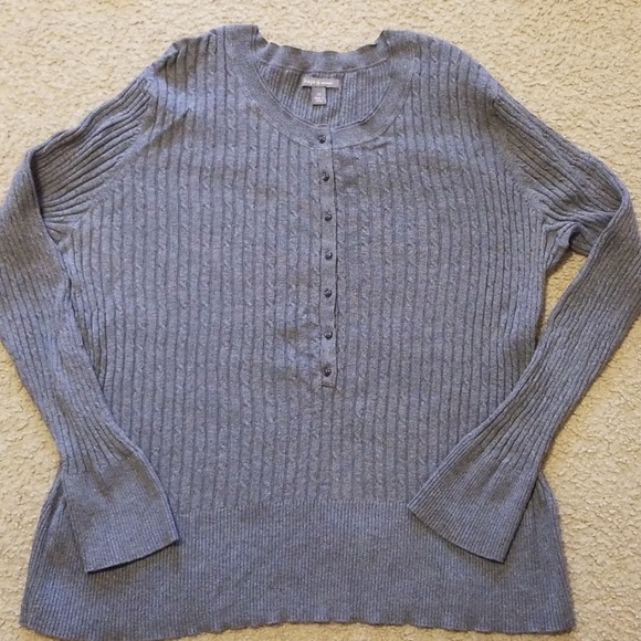 **SOLD** Apt 9 Heather Grey Cable Knit Sweater. - Picture 1 of 8